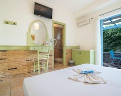 Saronis Hotel Agistri - Adults Only (Skala, Grecia)