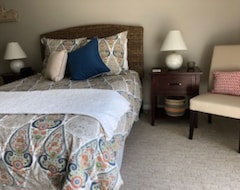 Entire House / Apartment Cozy and Convenient! (Cedar, USA)