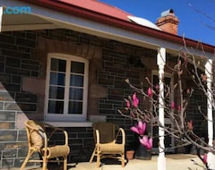 Bed & Breakfast Randell Cottage - Adelaide Hills - Cosy Rustic Hideaway (Gumeracha, Australia)