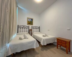 Otel Cel Blau Apartamentos (Santa Eulalia, İspanya)