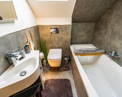 Casa/apartamento entero 2.5 Room Incl. Work Space, Wlan & Free Netflix - Fully Equipped (Hamm, Alemania)