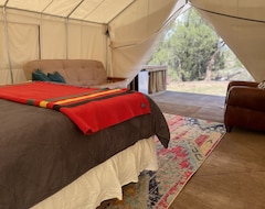 Toàn bộ căn nhà/căn hộ Elk Ridge Casita/glamping In Magnificent Canvas Tent And Stunning Views (Ignacio, Hoa Kỳ)