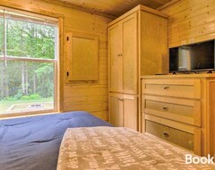 Toàn bộ căn nhà/căn hộ Brevard Cabin Tiny Living Near Big Adventure (Brevard, Hoa Kỳ)