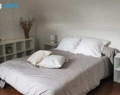 Cijela kuća/apartman Chambre double avec salle de bains privative (Moyon, Francuska)