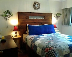 Entire House / Apartment Sunseeker B & B In Port Alice (Port Alice, Canada)