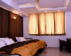 Khách sạn The Ravindram Hotel (Dharuhera, Ấn Độ)