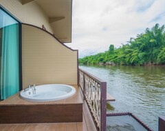 Hotelli Binlha Raft Resort (Kanchanaburi, Thaimaa)