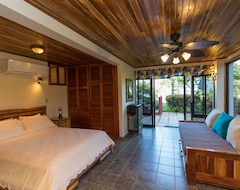 Toàn bộ căn nhà/căn hộ Casa Sea Breeze - Luxury Oceanview Estate+ 50' Infinity Pool On 100 Acre Reserve (Daniel Flores, Costa Rica)