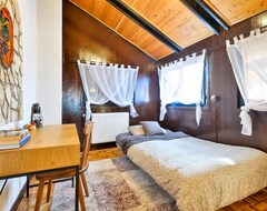 Toàn bộ căn nhà/căn hộ 3 Bedroom Accommodation In Falinic Breg (Cestica, Croatia)