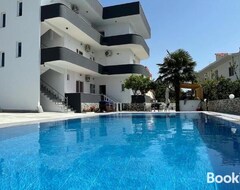 Koko talo/asunto Joanas Apartment (Konispol, Albania)