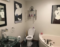 Entire House / Apartment Luxury Suite In Oakland (Oakland, USA)