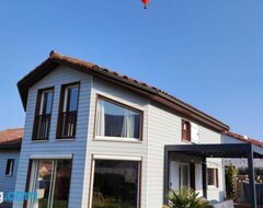 Hele huset/lejligheden Maison Avec Jardin Au Pied Du Viaduc De Millau (Creissels, Frankrig)