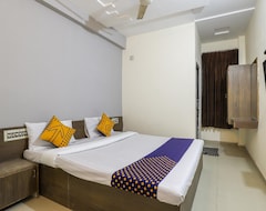 Khách sạn SPOT ON 63856 Hotel Divya Palace (Ahmedabad, Ấn Độ)