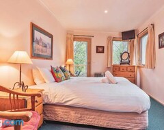 Toàn bộ căn nhà/căn hộ Lhotsky 2 Bedroom With Fireplace And Sweeping Mountain View (Crackenback, Úc)