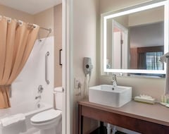 Hotel Quality Inn & Suites Camarillo-Oxnard (Camarillo, USA)