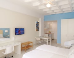 Hotel Seafront Studios and Apartments (Chios City, Greece)