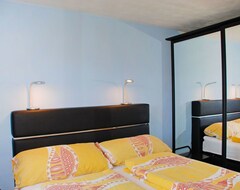 Toàn bộ căn nhà/căn hộ Lovely Apartment For 4 People With Wifi, Tv, Pets Allowed And Parking (Varano Borghi, Ý)