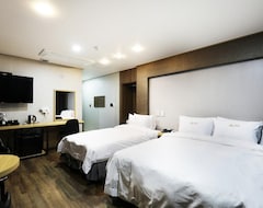 Hotel Grand Suites (Incheon, Južna Koreja)