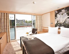 Hotel Faircruise Business Ship Cologne (Cologne, Germany)