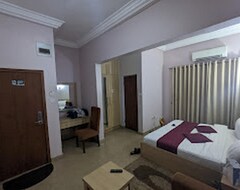 Ozom Hotel (Enugu, Nigeria)