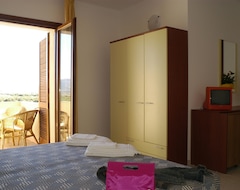 Khách sạn Residence Con Piscina Baia Delle Mimose (Badesi, Ý)