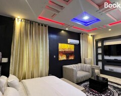 Khách sạn Hq Hotel And Lounge (Lagos, Nigeria)