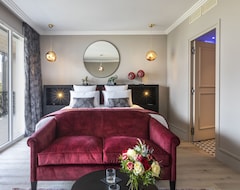 Khách sạn Hotel L'Incomparable By Les Etincelles (Tresserve, Pháp)