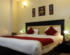 Hotel OYO Premium Near Parrmarth Niketan Ganga Ghat (Rishikesh, India)