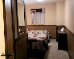 Entire House / Apartment Lost Branch Lodge - Relaxation in a quiet, country setting (Brashear, USA)
