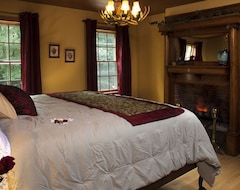 Bed & Breakfast Hidden Serenity Bed And Breakfast (West Bend, Hoa Kỳ)