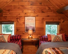 Hele huset/lejligheden Modern Cabin Close To Shenandoah National Park With High Speed Wifi (Wolftown, USA)