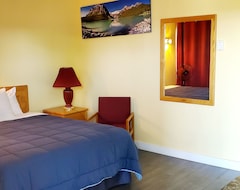 Khách sạn Port-O-Call Inn & Suites (Nanaimo, Canada)