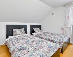 Toàn bộ căn nhà/căn hộ 3 Bedroom Accommodation In Novi Marof (Novi Marof, Croatia)