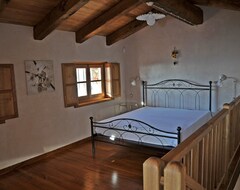 Koko talo/asunto Chalet luonnon ympäröimänä panoraamanäköalalla (Sagliano Micca, Italia)