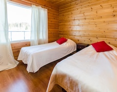 Hele huset/lejligheden Vacation Home Wooden Ecovilla In Koli - 6 Persons, 3 Bedrooms (Eno, Finland)