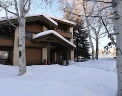 Entire House / Apartment Wildflower Condo 662 - New Listing! Great Mountain Views & Resort Amenities (Sun Valley, USA)
