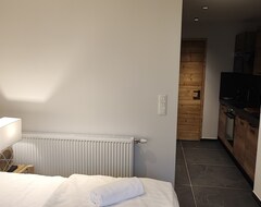 Pensión Geraniums Et Neige Fraiche, Maison d'Hotes avec Suites Haut de Gamme, Balneo massante et Sauna prives (Métabief, Francia)
