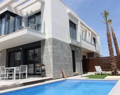 Cijela kuća/apartman Magnificent New House With Private Pool Located In The Golf Of Vistabella (Orihuela, Španjolska)