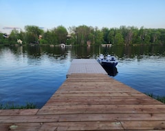 Entire House / Apartment Private Waterfront Cabin On The Pinawa Channel (Lac du Bonnet, Canada)