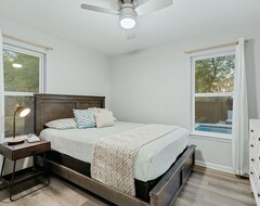 Cijela kuća/apartman Majestic Teal Haven – Quiet Home W/ Private Pool & Sauna! 10 Min To Downtown (Austin, Sjedinjene Američke Države)