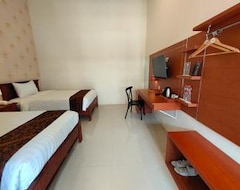 Khách sạn Dreamland Hotel And Lounge (Bondowoso, Indonesia)