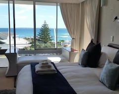 Hotel Blaauw Village Guest House (Bloubergstrand, South Africa)