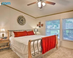 Entire House / Apartment Home With Deck, Walk To Cedar Creek Res + 2mi To Golf (Kaufman, USA)