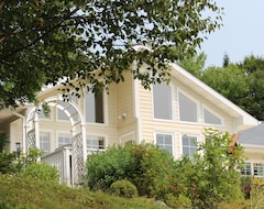 Entire House / Apartment Secluded Cape Breton Ocean Front Vacation Home (Cleveland, Canada)
