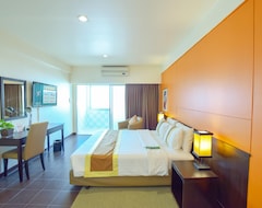 Khách sạn The Color Living Hotel (Samut Prakan, Thái Lan)