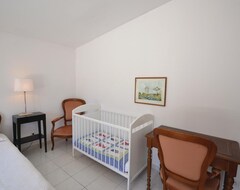 Hotel 2 Bedroom Accommodation In Joucas (Joucas, France)