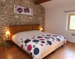 Toàn bộ căn nhà/căn hộ Holiday Cottage In A Converted Stone Barn With Pool (Fontaine-de-Vaucluse, Pháp)