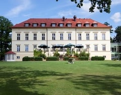 Golf- Und Wellnesshotel Schloss Teschow (Teterow, Almanya)