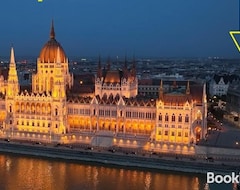 Entire House / Apartment Full Center, Chain Bridge, Basilica (Budapest, Hungary)
