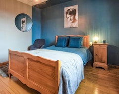 Toàn bộ căn nhà/căn hộ 6 Bedroom Accommodation In Saint-brice-de-landell (Saint-Brice-de-Landelles, Pháp)
